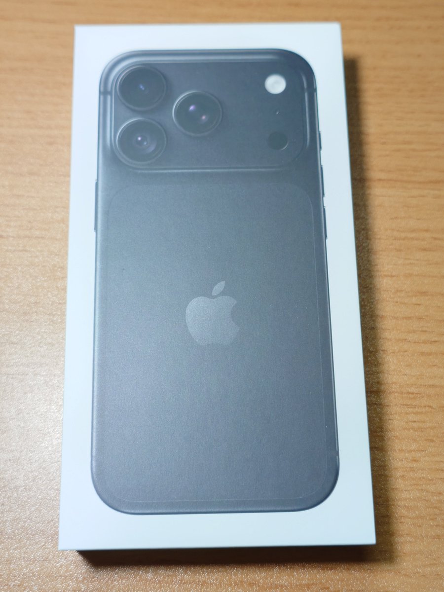 syo_CIVIC's tweet photo. 届いたー！
早速作業
#iPhone 
#iPhone18 
#開封 
#新商品 https://t.co/oRG34LOYnL