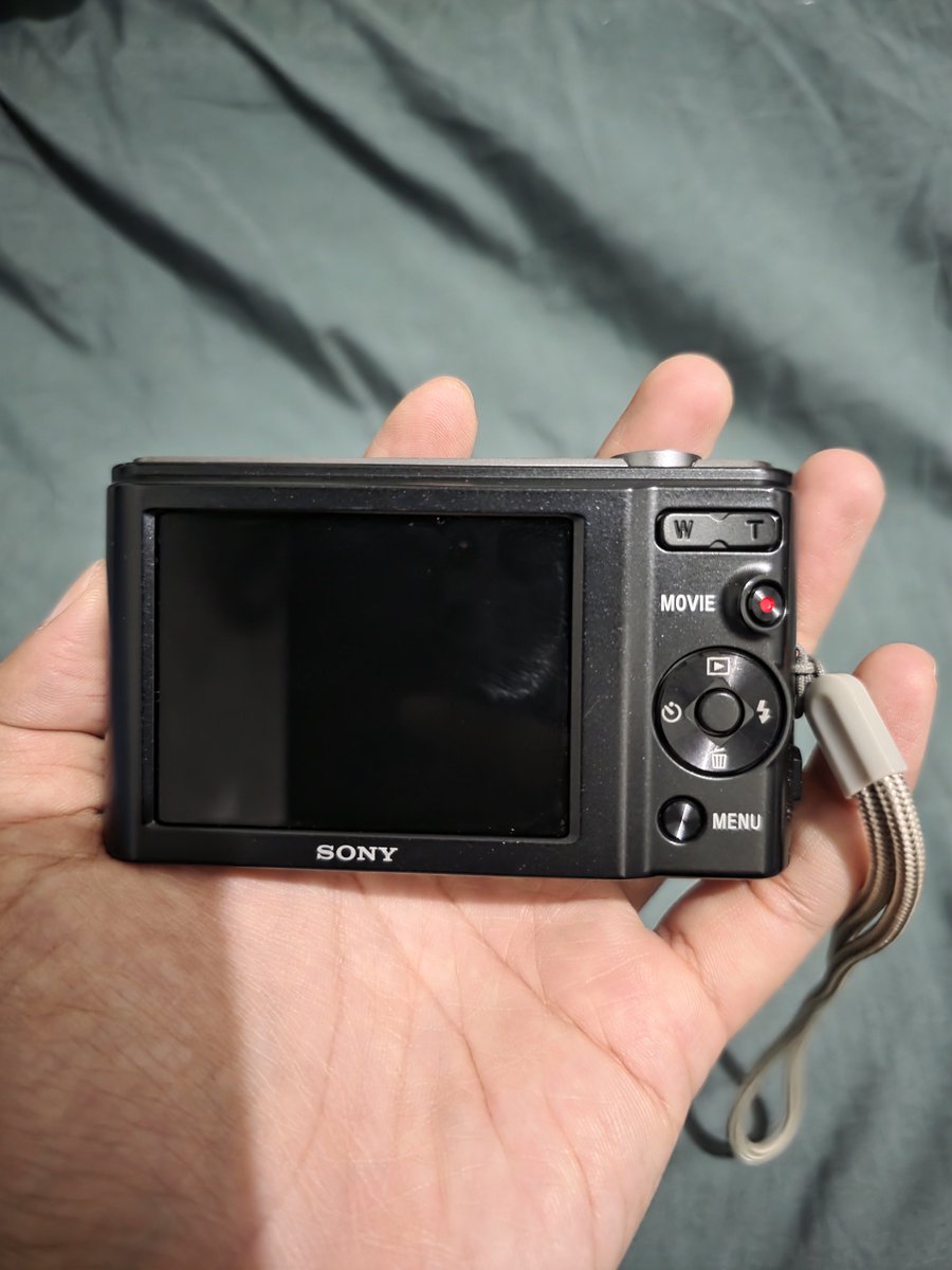 PassMelon2's tweet photo. wts lfb ph sony cybershot dsc-w800 digital camera digicam

Barely used | still in very good condition | 1st owner 

Inclusions
• Camera Pouch
• Wrist strap
• 2 Sony Batteries
• Charger
• 8GB Sony SD Card

tags wts lfb ph digicam digital camera https://t.co/QOpdKvrb0s