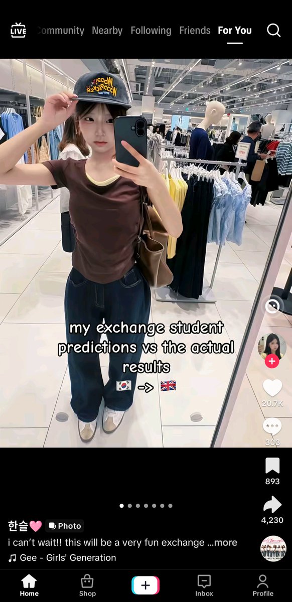Lilyplays42's tweet photo. Oh you poor thing https://t.co/AIgzBlPBBI