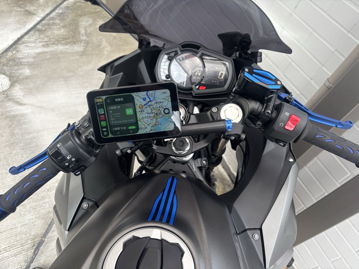 IGABATA_tw's tweet photo. バイク日��なため🏍³₃

U-KANAYAのレバーとマスターシリンダーキャップ、クランプバーのキャップも付け替えて青々しくなった🫐💙 https://t.co/lXPiWSpNrd