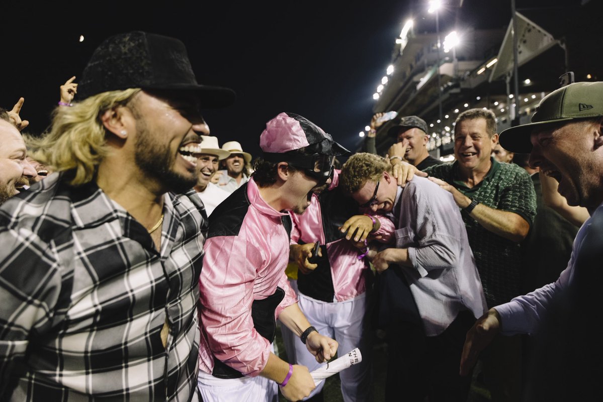ChurchillDowns's tweet photo. The @Cubs flood the Winner’s Circle when @ABREG_1 Act of Parliament wins the last race of the night with @a_concepcion16 aboard. https://t.co/FofDsaxgPG