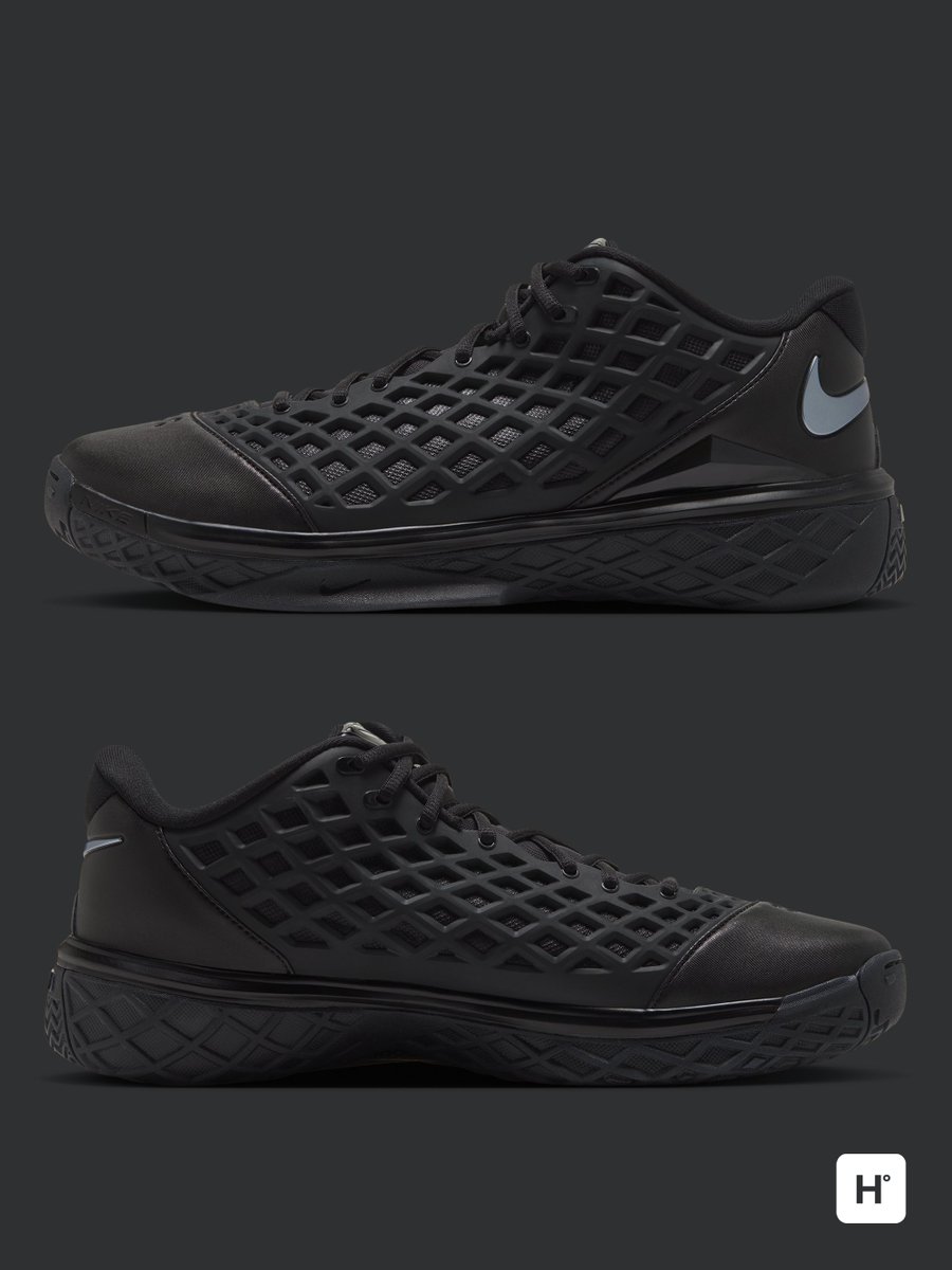 houseofheat's tweet photo. OFFICIAL IMAGES 🐍⚡️

Nike Kobe 3 Low Protro "Black" https://t.co/q4jiiio3ru