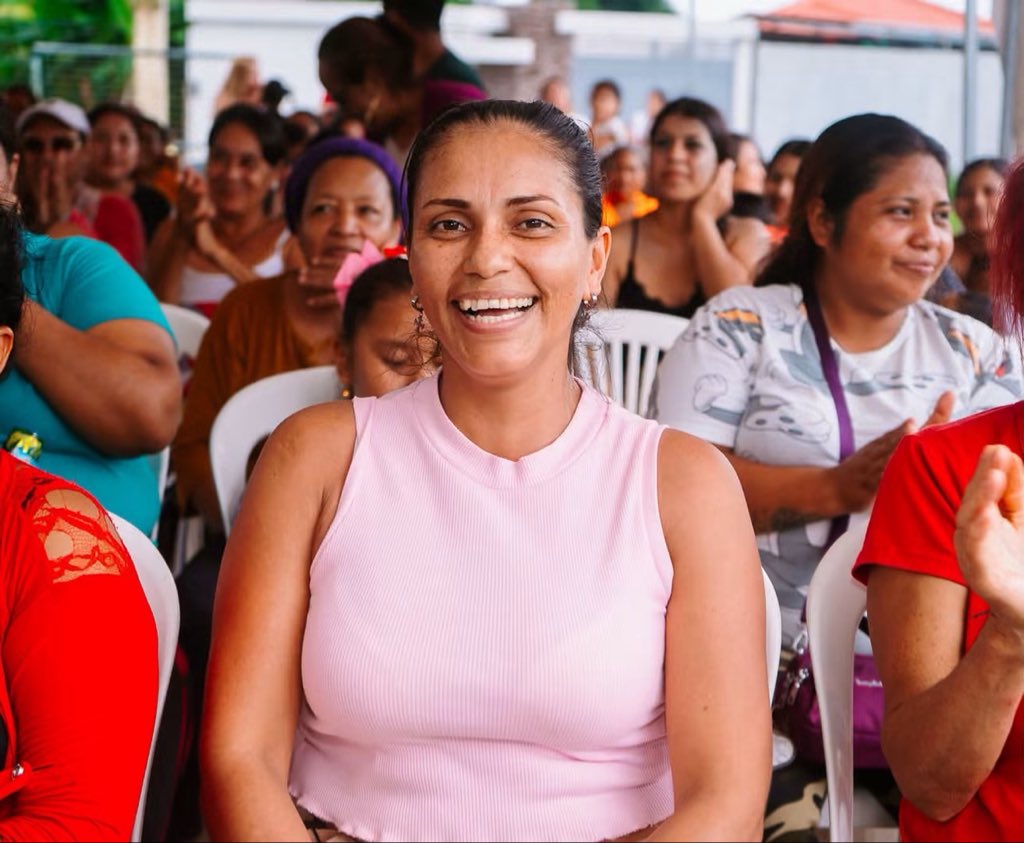 johnnyteranb's tweet photo. 📌 Conversatorio 

Estuve junto a las familias de Los Ángeles y Nueva Esperanza, en Valencia, compartiendo un conversatorio donde escuchamos sus inquietudes, conversamos sobre las necesidades de la comunidad y conocimos algunas de sus propuestas. https://t.co/TTEmKX0ecP