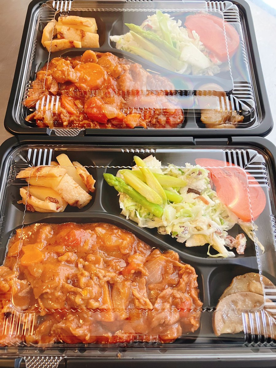 itsmonogohan's tweet photo. こんにちは。今日の昼はハッシュドビーフです。牛肉とタマネギをブラウンソースとトマト缶と赤ワインで煮ました。以前は市販のルウを使っていましたが、今はホワイトソースと同じく1から手作りしています。切り替えた日に前より美味しくなったとの声があったからです。#いつもの御飯 https://t.co/3m3YFoV9ds