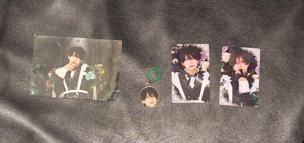 forever_sss2's tweet photo. せーぶぽいんと
あむ生誕 グッズ

【譲】トレカ💚,🤍、めじるし💚、ブロマイド💚
        
【求】 買取

本日会場で取引できる方優先です。 https://t.co/BpBFuoQFSW
