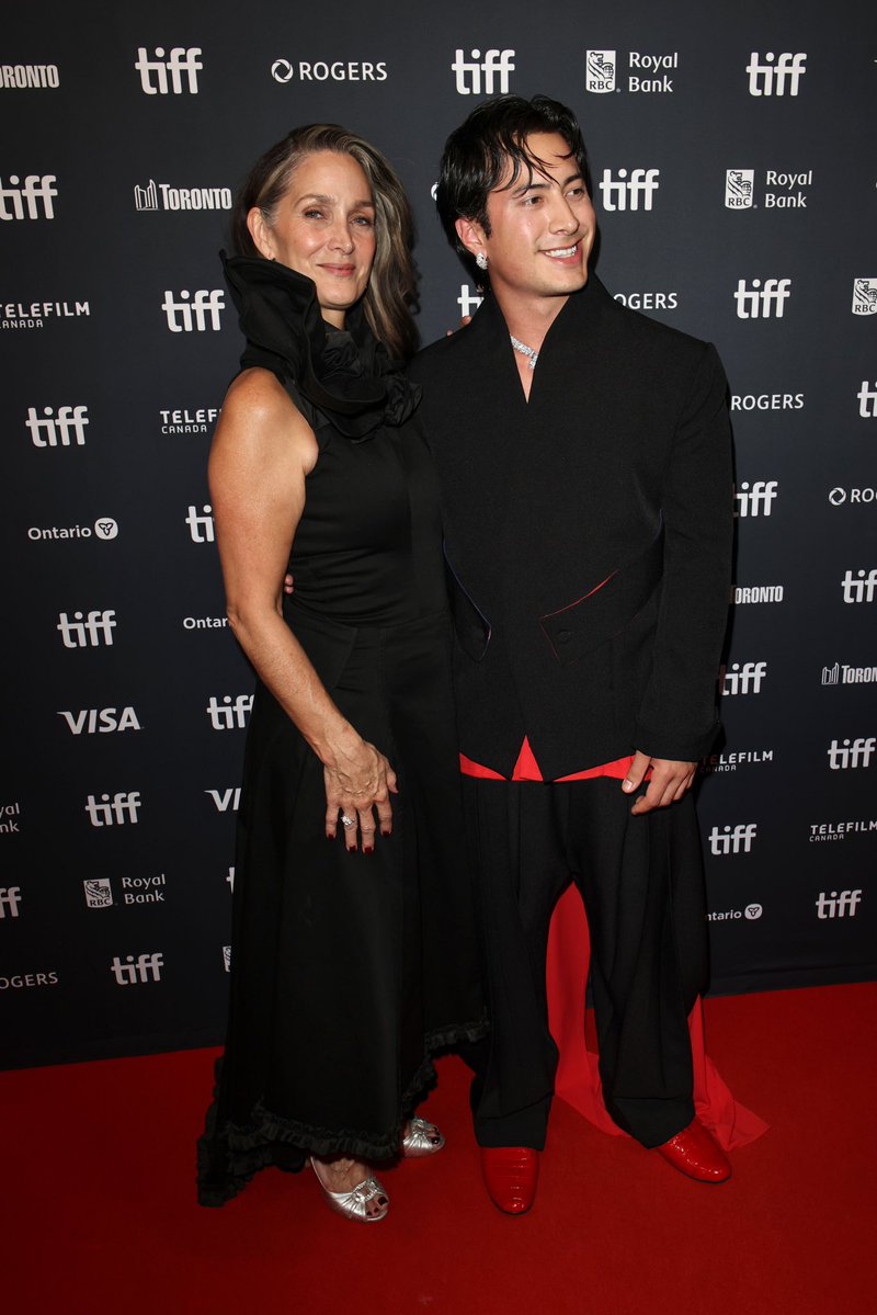 hudconfans's tweet photo. Hudson Williams and #YAGA cast 

#tiff26 https://t.co/ySpVxkzL3n