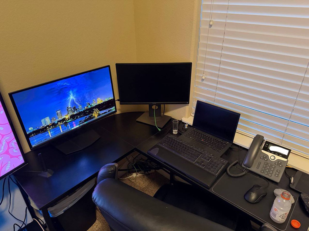 Tahoe_Wolf's tweet photo. Got an absolute steal on an MSI OLED monitor (the one that’s on in the photo) from my roommate liquidating his setup. Happy to have a high refresh rate screen to keep track of the chaos at work &amp; competitive gaming.

A literal game changer for my office setup <3 https://t.co/hfpFVu3i12