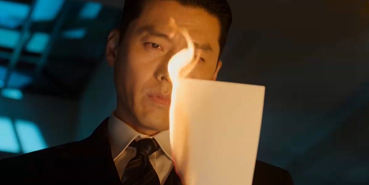 whiterosestea's tweet photo. This is probably the first time I’ve actually wanted to see the villain win &amp; still be alive at the end. His character is so interesting. Seeing him fight his way to the top and do everything he can to protect what he has is honestly insane

#HyunBin #MadeInKorea #MadeInKorea_S2 https://t.co/fXoeg5ypQE