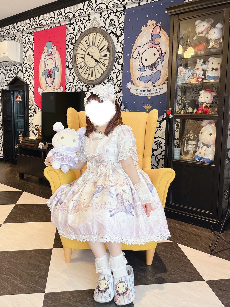 circus9circus's tweet photo. センチメンタルサーカスのコラボルームに泊まった方へ🎪

お写真を…貸し出しのロリィタ服をお召しになったり、ぬい撮りしたお写真を見せてください。3ヶ月コラボしてたのに検索しても殆ど無くて…。
大切な個人情報ですし無理強いはしないのですが、可愛いセンチと戯れてる写真が見たいんだよーッ！！ https://t.co/6mvaetKJZQ