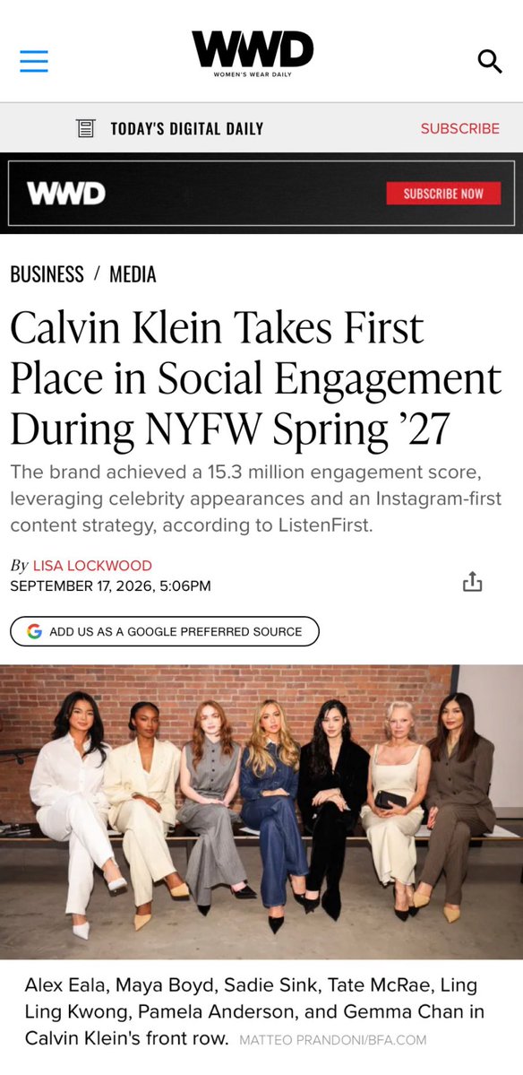 JaoKwamRak_ID's tweet photo. Calvin Klein (@CalvinKlein) tidak hanya menempati posisi teratas di NYFW Spring ’27 dengan skor engagement sebesar 15,3 juta (+552%),

tetapi analisis oleh ListenFirst juga menyoroti Lingling Kwong (@linglingsirilak)—tamu penting dari kawasan Asia-Pasifik—atas perannya dalam memicu minat serta meningkatkan penyebutan (mentions) dan engagement merek tersebut di media sosial.

#LinglingkwongxCalvinklein
#CalvinKleinSS27  
#Calvinklein #LinglingKwong