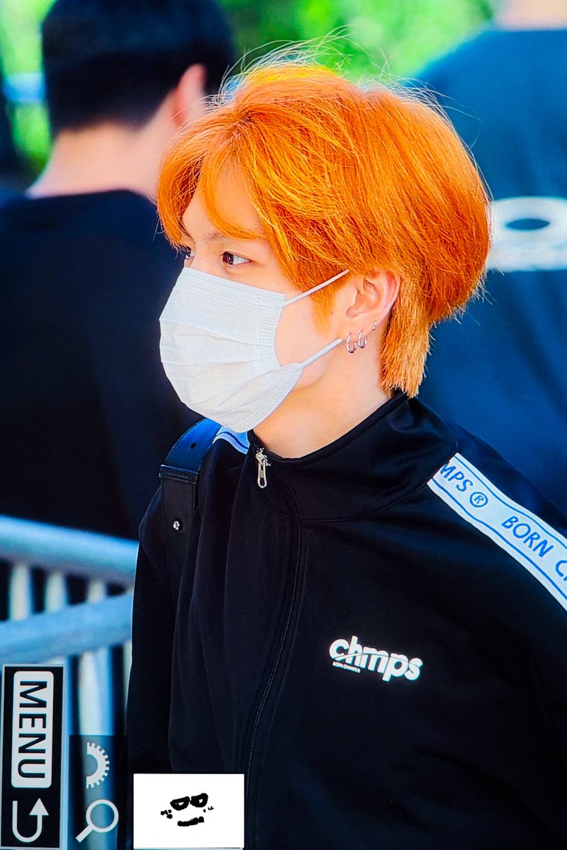 Lisianthus514's tweet photo. 260918 뮤뱅 출근
#베리베리 #계현 #조계현 #VERIVERY #GYEHYEON https://t.co/UbAIIIJgb7