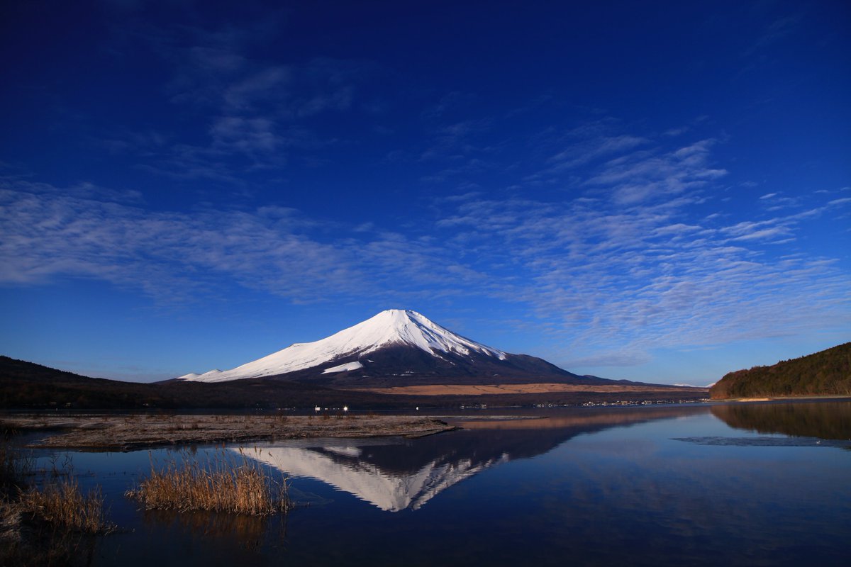 kobetaro7's tweet photo. 富士山🗻〜
快晴、快晴〜穏やかな湖面に逆さ富士😜🙏Shot：2015.1 #富士山 #写真 #風景 #絶景 #japan https://t.co/NauojnFgiq
