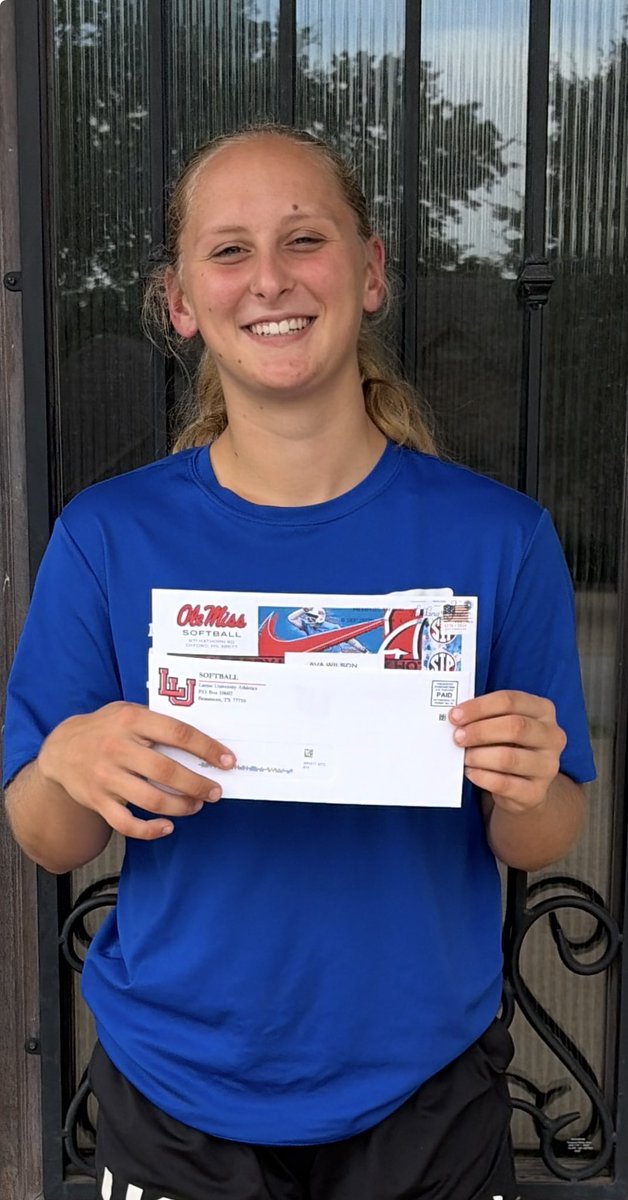 AvaWilson382627's tweet photo. Always gotta love coming home to some mail after a busy week!! 

@OleMissSoftball @Jamie_Trachsel @CoachMorganK @VestalBrooke @CoachBBuchanan @LamarSoftball @AmyHooks10 @CoachMcKenneyLU @presbell17 @16uTxGlory @cedricc07734293 @RecruitMatador @TopPreps @finley_trachsel https://t.co/OAzmNX6sdx