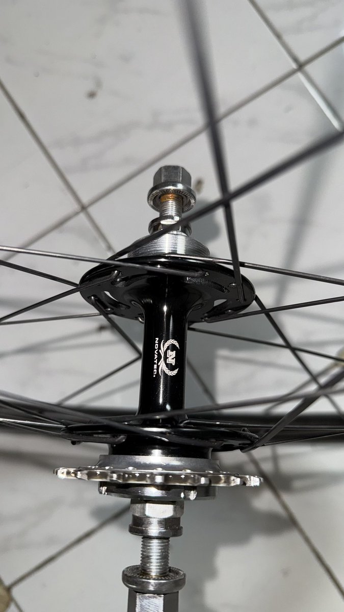 farhanwindia's tweet photo. FS : Wheelset Zipp 303 firecrest clincher 2019 + Vittoria Zaffiro Pro 25c, Kondisi mulus, hub &amp; jari2 bawaan ada 

Harga : 16 Juta 

Lokasi : Bogor Kota

WA : 0813-6699-8854

#fnfjb https://t.co/bvLzJUrbAZ