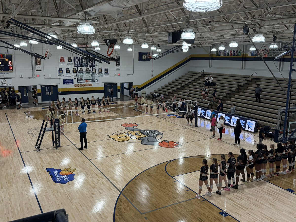 Dawgs_Athletics's tweet photo. Fairdale @FHS_Vball_ defeats PRP in a big district match 3-2! 
@FairdaleHigh #Fairdale4Life https://t.co/xRJDUdBBq0