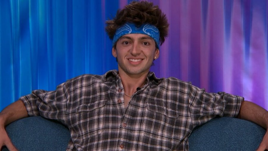 TheSpoilerGirl's tweet photo. He's going to come out of this season being the most hated player in YEARS and he earned it.

Fuck you, Drew Campbell. #BB28 https://t.co/LhhlafmEML