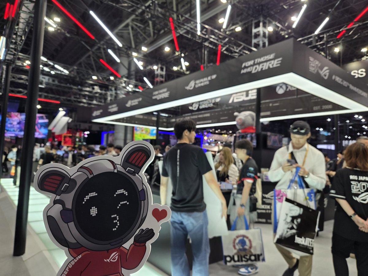 X0xIa's tweet photo. 現在所属中のチームにて協賛などしていただいてるROG様のブースにいきました！

#ROG #TGS2026 https://t.co/mO7LIMW749