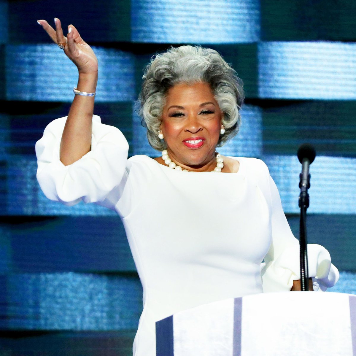 funder's tweet photo. Trump packed the Kennedy Center board, tried to strip Rep. Joyce Beatty of her vote, and called her "incompetent."

She took him to federal court, stripped his name off the building, and just won again:
https://t.co/vLQSIx0OZV https://t.co/6LePWhUkDg