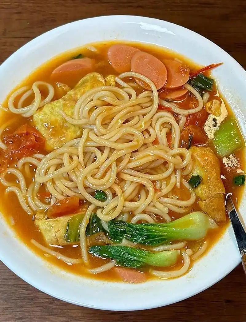 HillardTan99049's tweet photo. Just polished off a cozy bowl of homemade tomato and egg noodles—warm, simple, and exactly what I needed on a chill evening! https://t.co/16Vk6OAK7N