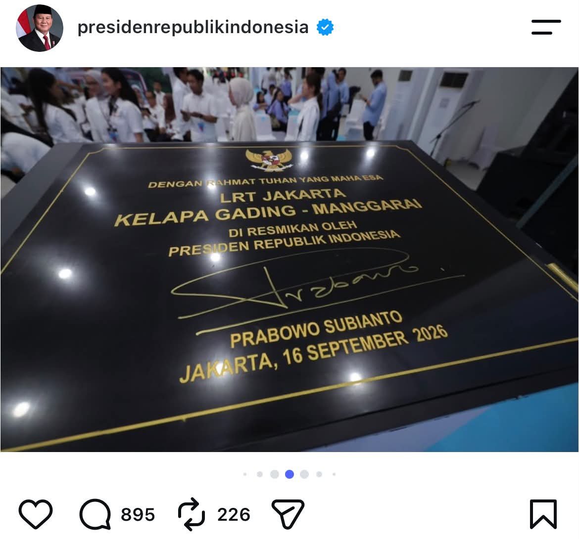 Sipitungscbd's tweet photo. Diresmikan, bukan di resmikan. Inilah pentingnya belajar morfologi dalam tatanan bahasa Indonesia.

Hal sesederhana ini aja masih salah. Bener-bener isinya orang-orang gak kompeten. https://t.co/x9g2l5CIDm