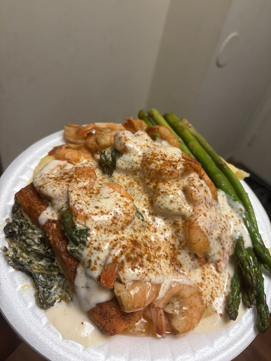 SymareaA's tweet photo. I cook lunch for my bae you don’t cook no lunch 😩😭😘 https://t.co/m1ElWGfi4m