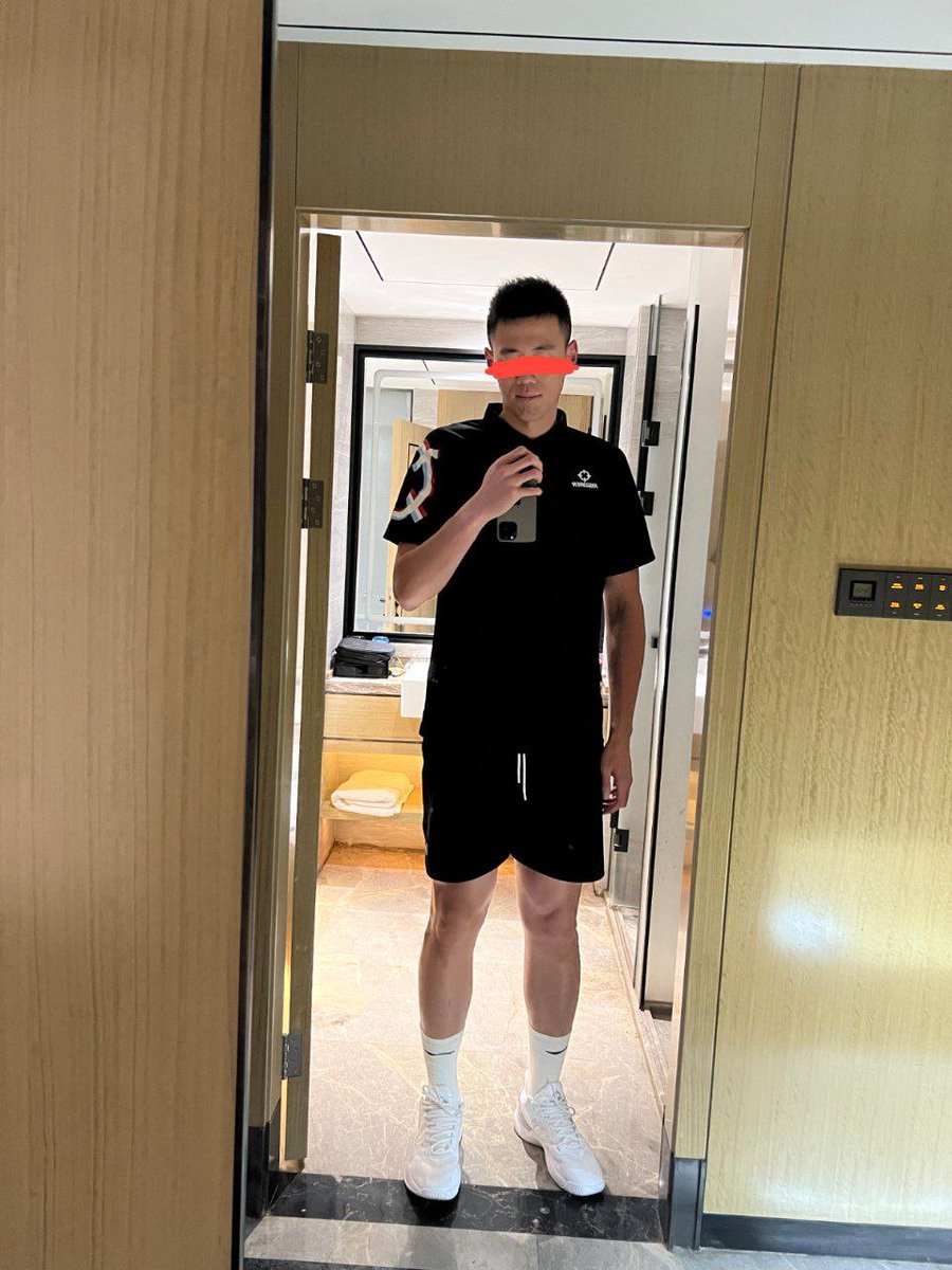 PamHart462790's tweet photo. CBA职业篮球运动员不为人知的一面 你也是好起来了 能看到真正职业运动员的大鸡巴和菊花 以及他在酒店和家里发骚露菊的一面 https://t.co/tJu7T02hMH
