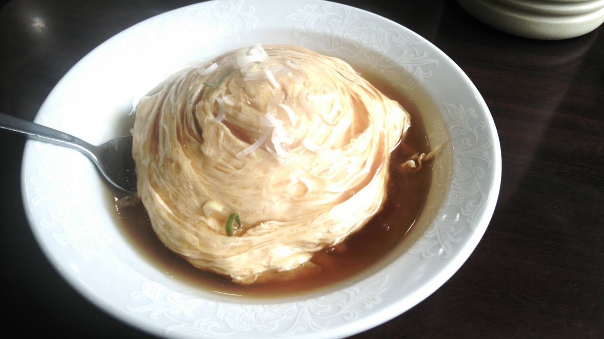 1vEu3's tweet photo. 見た目は綺麗な天津飯だけど、味は普通🙀 https://t.co/SID1nbzmyF