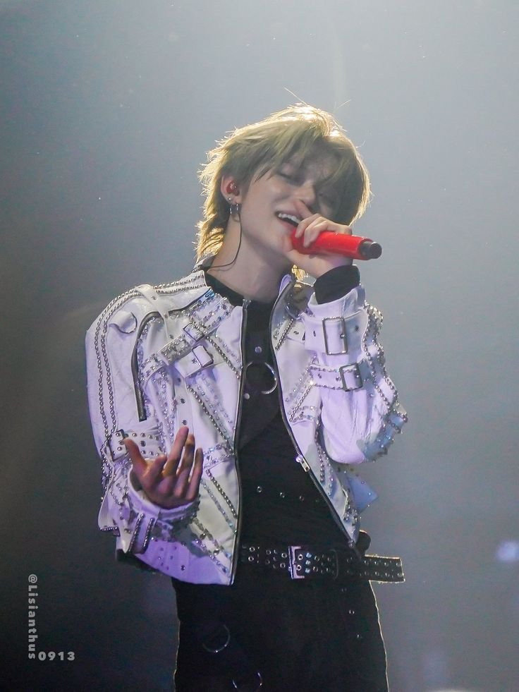 starrytubatu's tweet photo. here's some pretty yeonjun pics for moas!! let's all spread love for txt <3 https://t.co/iTgVpF8RJG