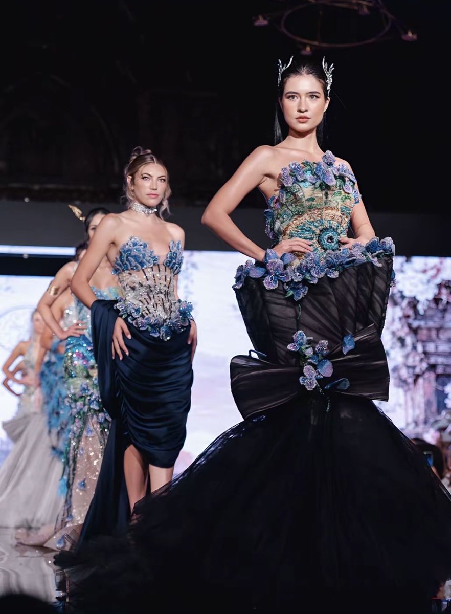 EvaLovesDesign's tweet photo. Almée Couture ✨

Her gowns are “fantasy couture” 
We haven’t had a designer this talented in a long time. 

Taing Sokhang is a trailblazing Cambodian fashion designer and the founder of the luxury house Almée Couture, celebrated for becoming the first Cambodian designer to showcase a haute couture collection at New York Fashion Week. 

You must go see for yourself.