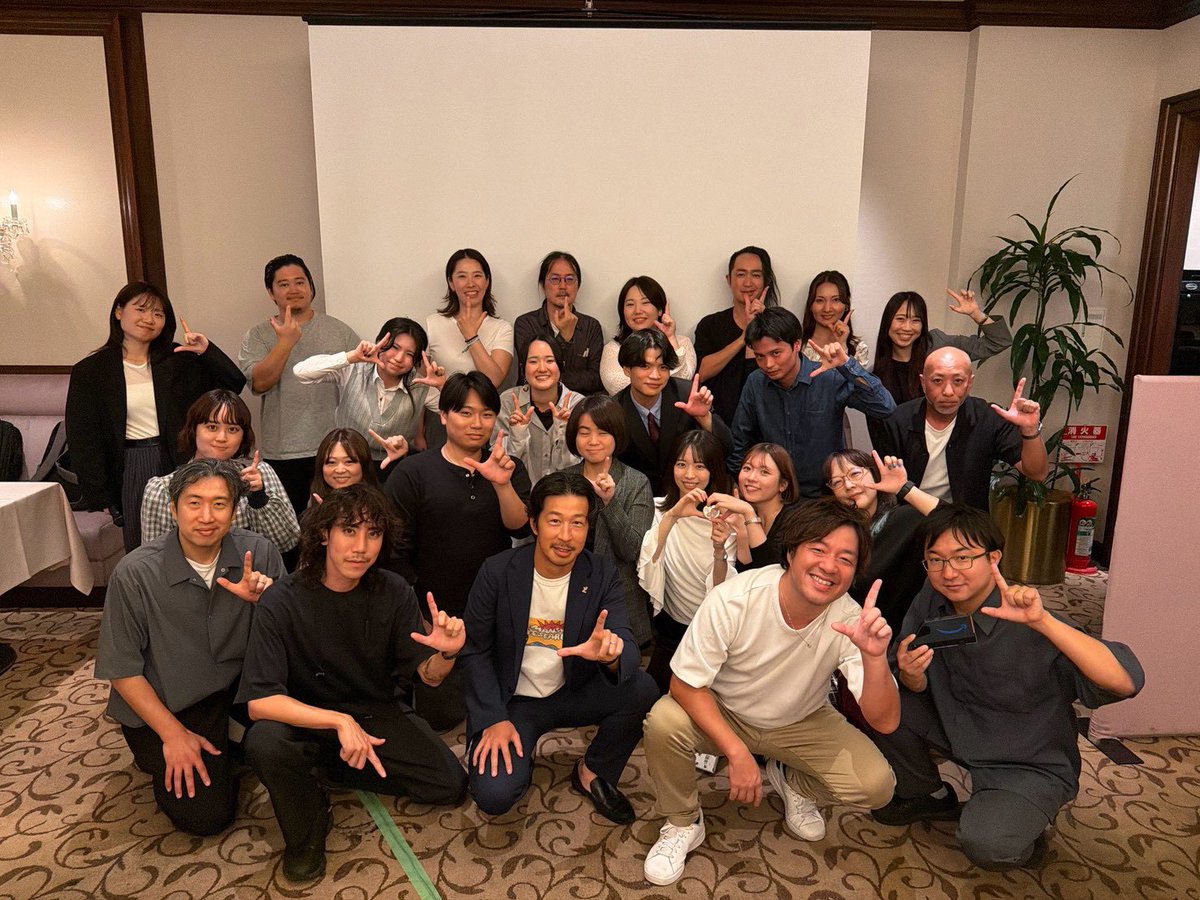 rikiyamada222's tweet photo. 第17期のマリフェスも最高でした！

幹事のみんな、参加してくれたみんな、本当にありがとう！

2年連続で過去最高売上・利益を出せたのはみんなのおかげです。

決して簡単なことばかりではないけど、みんなでチカラを合わせて17期も突っ走っていこー！ https://t.co/6jdAtl9wPR