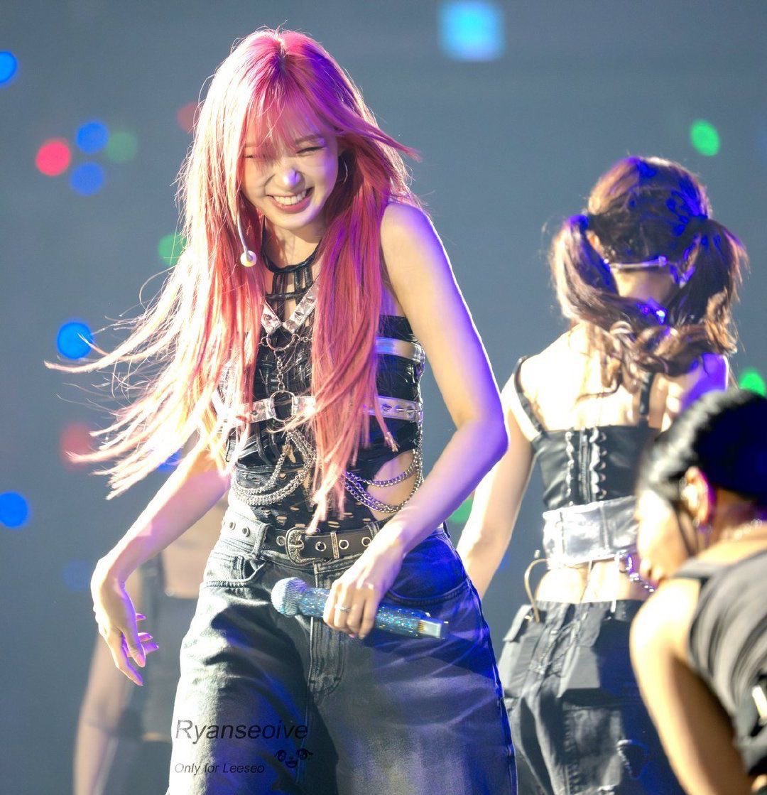 wbbinie_'s tweet photo. giselle’s smile will always be one of my fav things abt her https://t.co/E5JlH2J9xd