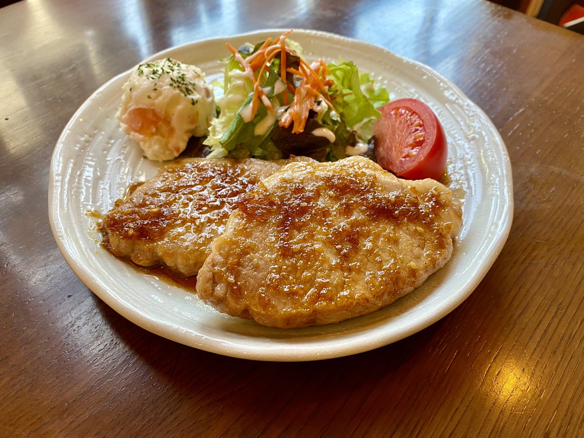Cafe883Oshiage's tweet photo. 9月18日(金)☁️
☀️昼の部　11:45～14:30(Lo.14:00)
🌙夜の部　18:00～20:30(Lo.20:00) 

雨も続き過ぎると宜しくない
気象病とか

何事も過ぎたるは及ばざるが如し
適度がいい
と
分かっていても
適度のどあいって？

本日も間もなく開店です

#cafe883 #ランチ #晩御飯 #ごはん屋 #おひとりさま #押上 https://t.co/lnBQilAbJi