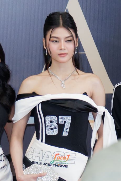 localpopph's tweet photo. XONARA brought their own touch of elegance to the 39th Awit Awards red carpet. The girls effortlessly turned heads with their stunning looks and undeniable charm

#XONARA @officialxonara https://t.co/PakSKgetII