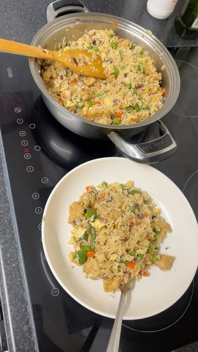 sseductyon's tweet photo. Suka banget kalau pulang ke rumah mami pas bangun udah ada makanan gini :) ya walau dapet ceramahan juga pagi-pagi https://t.co/iXP0oJuXYe