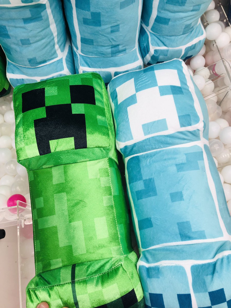 GiGO_kiryu's tweet photo. 【景品情報】

マインクラフト　ダンジョンズ２　デフォルメマスコット～ＧｉＧＯ限定～

マインクラフト　ダンジョンズ２　超ＢＩＧぬいぐるみ～ＧｉＧＯ限定～
入荷しております!

御来店お待ちしております!

#GiGOMEGAドン・キホーテ桐生 https://t.co/N7lK48A631