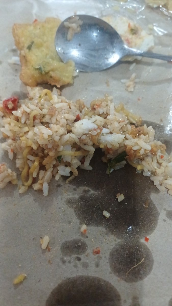 eleonaug's tweet photo. @FFOODFESS sama tp aku tinggal dikit https://t.co/Ndfv6c650b