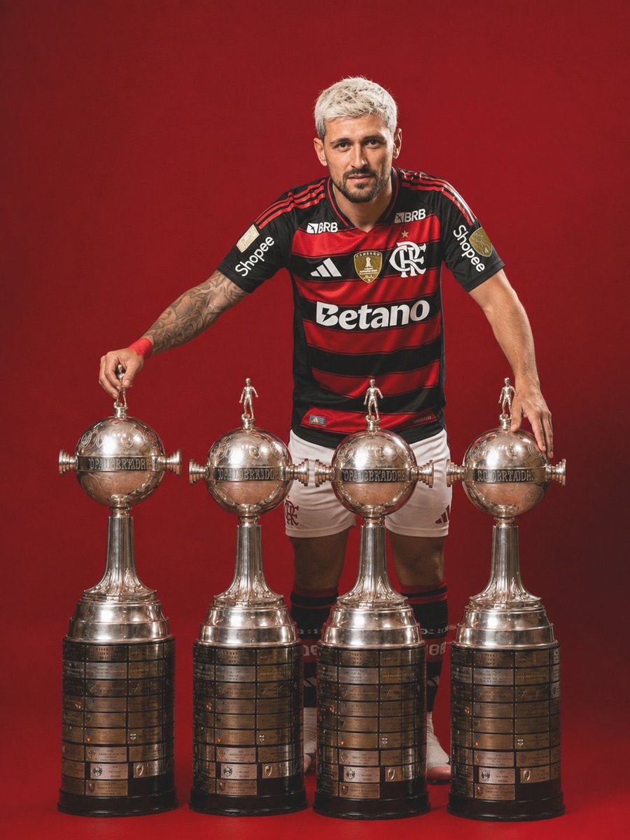 Argentinocrf's tweet photo. ÍDOLO, IMORTAL, ETERNO! https://t.co/CeSur0KVQD