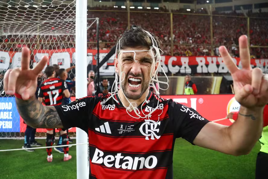 CentralFlaNacao's tweet photo. MESSI É O CARALHO, O REI DA AMÉRICA É GIORGIAN DE ARRASCAETA

3 LIBERTADORES NA CONTA https://t.co/aanbs1OYKR