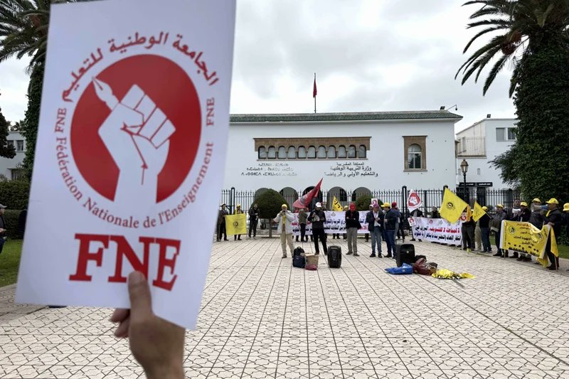 jfol9m's tweet photo. أطر تعليمية تلتحق بنقابة موخاريق، في خطوة جديدة تعكس حركية المشهد النقابي داخل قطاع التعليم، وسط استمرار النقاش حول الملفات المهنية والاجتماعية للشغيلة التعليمية، وظروف العمل ومطالب تحسين الأوضاع داخل القطاع. https://t.co/NzaSThGGIW