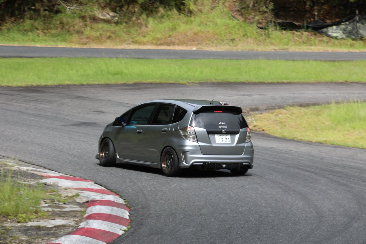 makegumi_GE8's tweet photo. #S4RACING 
バカのひとつ覚えの
ウォーミングアップで草生える

振って暖めることしか知らない() https://t.co/lYBV1YVGY8