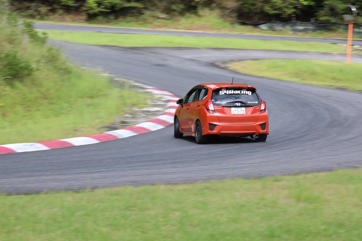 makegumi_GE8's tweet photo. #S4RACING 
バカのひとつ覚えの
ウォーミングアップで草生える

振って暖めることしか知らない() https://t.co/lYBV1YVGY8