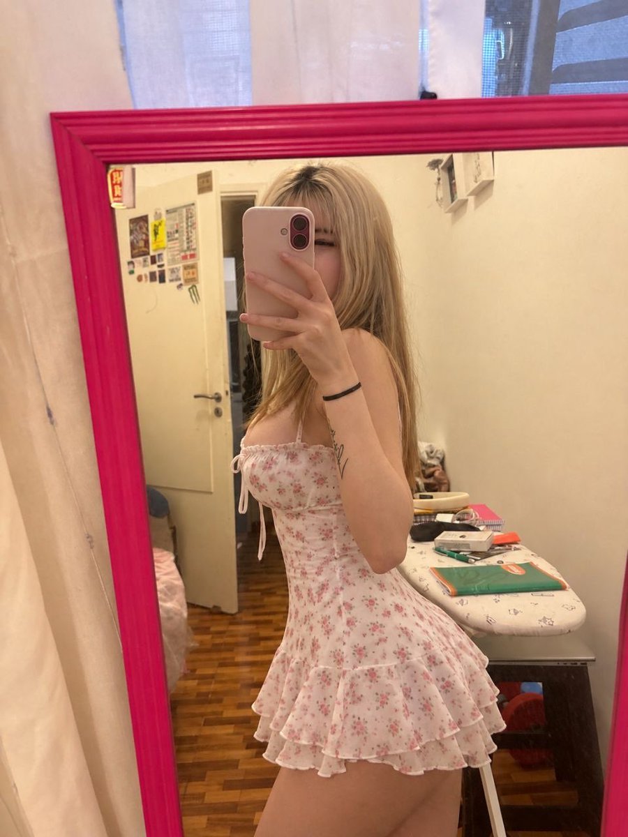 Stellarkayyer's tweet photo. pink under this dress, u wanna see my wet flower? 😳 https://t.co/DMB0QVygDv