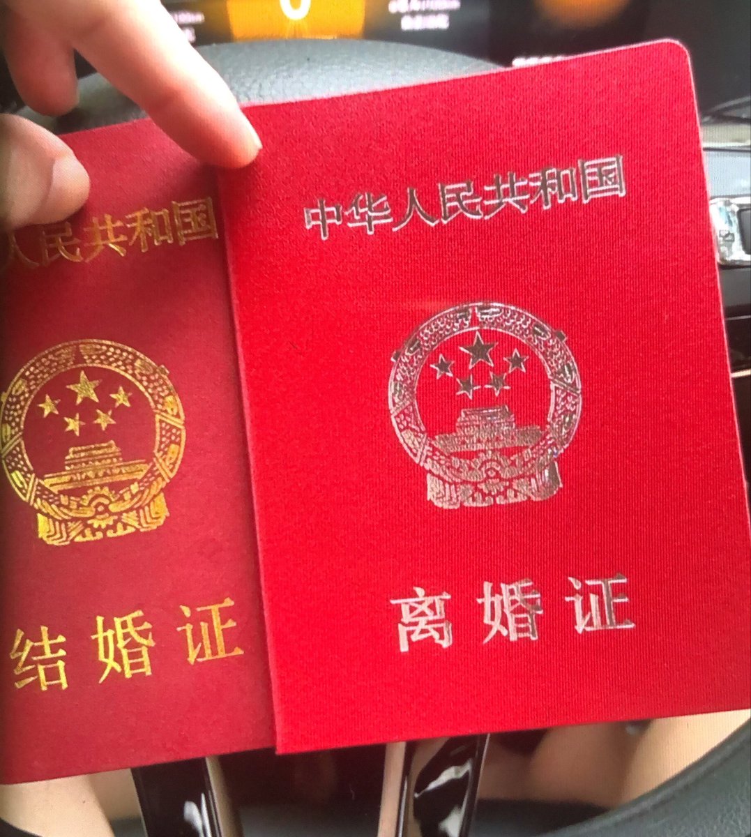 Avalicous_b's tweet photo. 办证～刻章～排版定制～联系方式
QQ：3649348256
Telegram:@bz2866

☎️学信网可查📀毕业证🎏办证🎊刻章🎊结婚证，学位证💝驾驶证🏓银行卡流水🥏护照⛳️签证🎾身份证🏆出生证🎫留学生各种证件🥉医院证明🎗病历本🎟身份证🚎护照🧩雅思托福，海外毕业证🩰购置税🚀签证⛱大专文凭🚦护照 https://t.co/MVgpjlG9JZ