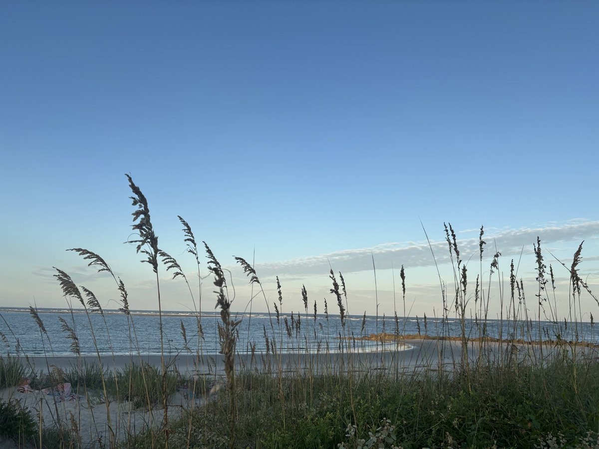 SeaverWX's tweet photo. Beautiful evening on Folly Beach, and a spectacular South Carolina September sunset! https://t.co/ssGrqtew0O