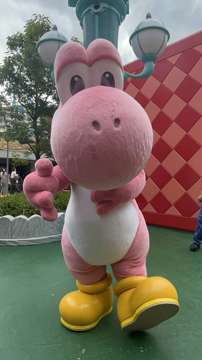 mi_mi_usjfan's tweet photo. ピンクヨッシーの写真撮ろうポーズ🩷
#USJファン https://t.co/XiyaSAjjLU