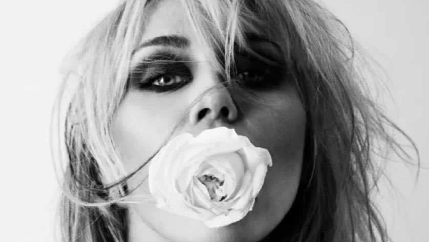 heyjaeeeee's tweet photo. Who are the gays listening to first tonight? Miley, Carly, Kim or Tove Lo https://t.co/9d6b1fh7QD