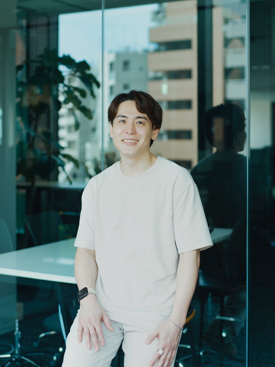 JP_JPCapital's tweet photo. アルサーガパートナーズを任期満了で退任し、新会社「株式会社J.P. Capital」を設立して独立しました

アルサーガパートナーズでは、入社してから4年、コンサルティング事業の立ち上げからシステム開発事業の責任者を経て、代表取締役まで様々な経験をさせてもらいました

株主の皆さま、クライアントの皆さま、そして一緒に働いてきたメンバーをはじめ、本当に多くの方に支えていただいた4年間でした

改めて、心から感謝いたします

J.P. Capitalについて、アルサーガパートナーズとは資本関係のない独立した会社ですが、既存の案件はもちろん、お互いの強みを活かした新しい取り組みなど、これからも良い関係で一緒にお仕事をさせていただく予定です

今後、具体的に何をやるのかについては、また改めて記載できればと思います

ありがたいことに「お祝いにお花を送るよ」と言っていただける方が多くいらっしゃいました。本当にありがとうございます

もしお祝いをいただけるのであれば、お花の代わりに観葉植物をいただけると嬉しいです。新しいオフィスに置いて、めちゃくちゃ大切に育てます！

新しいチャレンジは恵比寿から始まります
お近くに来られた際は、ぜひお声掛けいただけますと幸いに存じます

▼ 植物の送付先
〒150-0021
東京都渋谷区恵比寿西1丁目3-13-303
渡邉純平