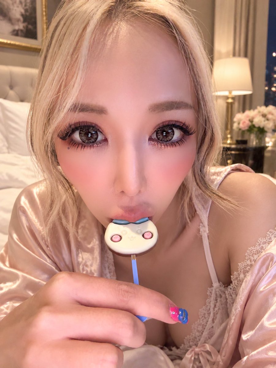 shimoruna's tweet photo. みんな、おはよ🩵
リフレッシュの旅に出てた✈️✨
行った事ない地域で遊んだ🌈
やっぱりリフレッシュは大事だ✨
えっと、、チョコをぺろっと🍫❤️ https://t.co/esnqyjkeVv
