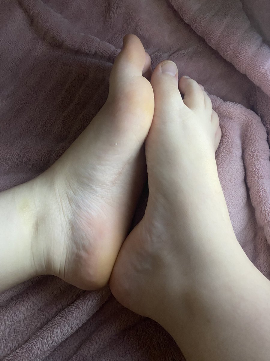 maaaaaarryyy's tweet photo. Eu sou a mary e estou começando agora a vender fotos do meu pezinho, por favor sejam pacientes comigo <3

Interessados(as), chamar dm!

#packdopé #pezinhos #feetfetiche #feet #packdopezinho #feetworship #pintoawards #troconuds #vendopacks #pezinho https://t.co/WhaoznNW0e
