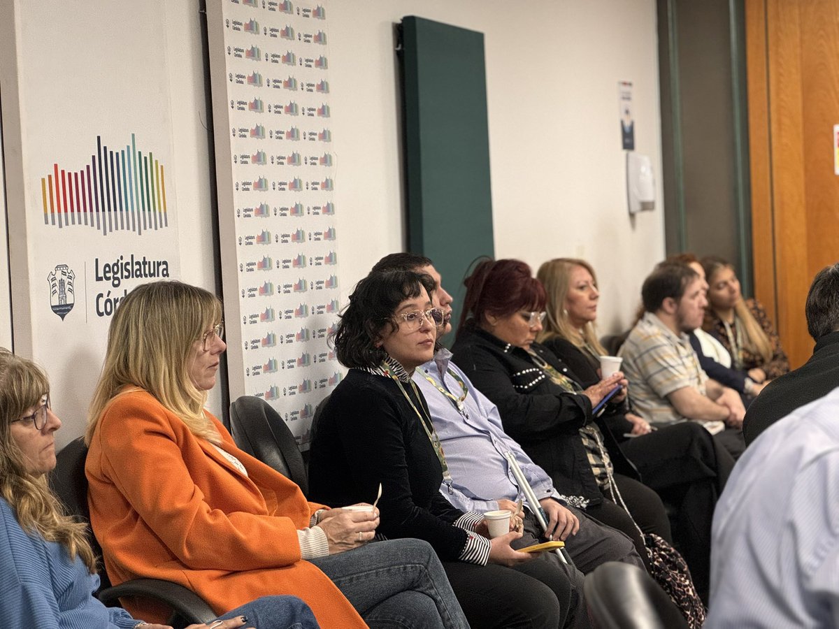 vnavarroalegre's tweet photo. MÁS CONCIENCIA, MÁS INCLUSIÓN
En la Comisión de Promoción de Derechos de las Personas con #Discapacidad de la Legislatura de Córdoba tratamos la #LeyFede, un proyecto que busca fortalecer la #Conciencia y #Formación sobre la Condición del Espectro Autista (#CEA).
También abordamos un proyecto para crear un Sistema Provincial de Identificación Voluntaria y Alertas Médicas para personas con #DiscapacidadesNoVisibles y viscerales, pensado para mejorar la atención ante una emergencia.
Seguimos trabajando por una Córdoba más #Inclusiva.
@LegislaturaCBA